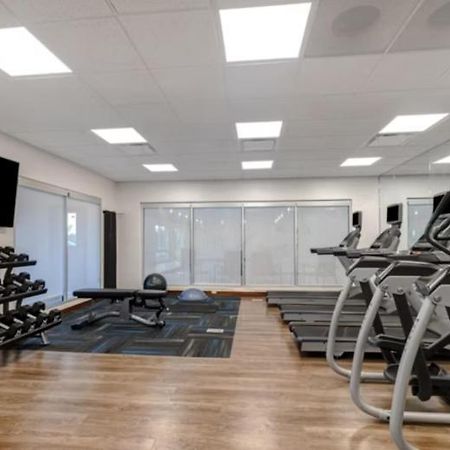 Holiday Inn Express & Suites - Detroit - Dearborn By Ihg Zewnętrze zdjęcie