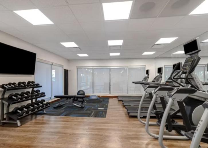 Holiday Inn Express & Suites - Detroit - Dearborn By Ihg Zewnętrze zdjęcie