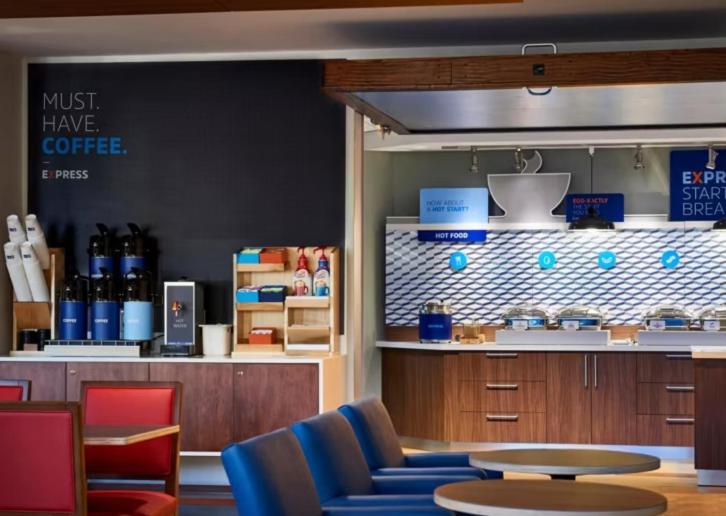 Holiday Inn Express & Suites - Detroit - Dearborn By Ihg Zewnętrze zdjęcie