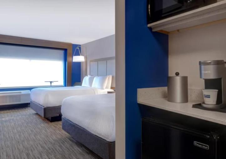 Holiday Inn Express & Suites - Detroit - Dearborn By Ihg Zewnętrze zdjęcie